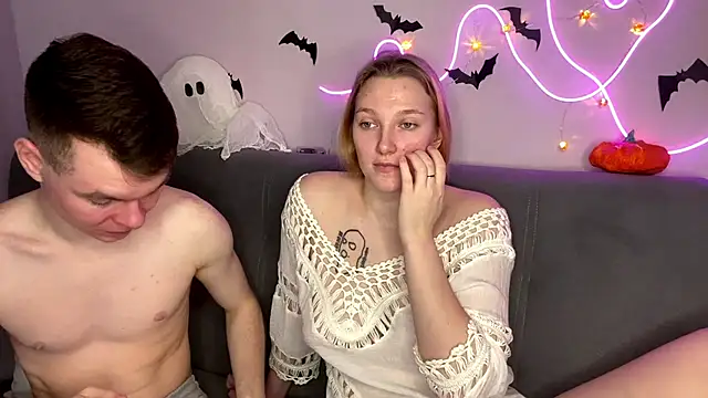 julielourens online show from October 31, 2025, 8:04 am