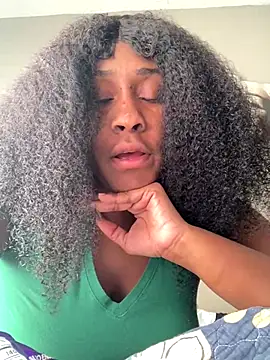 Foreignthaababyy online show from November 5, 2025, 7:03 pm