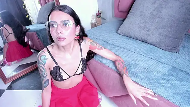 Snapshot of viollettaa_ chatting on December 16, 2025, 6:57 pm viollettaa online show from December 16, 2025, 6:57 pm