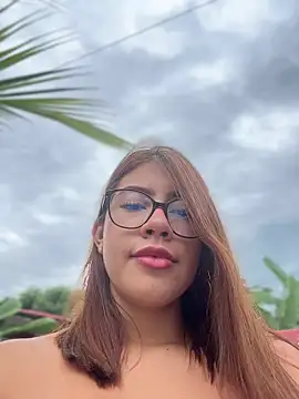 sara calderon online show from April 7, 2026, 1:33 pm