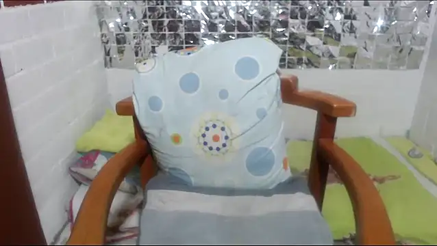 rose-crystal online show from January 6, 2026, 11:07 pm