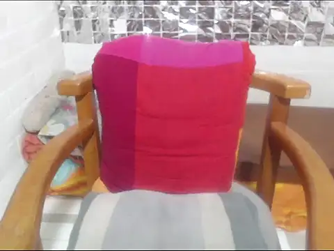 rose-crystal online show from February 21, 2026, 12:44 am