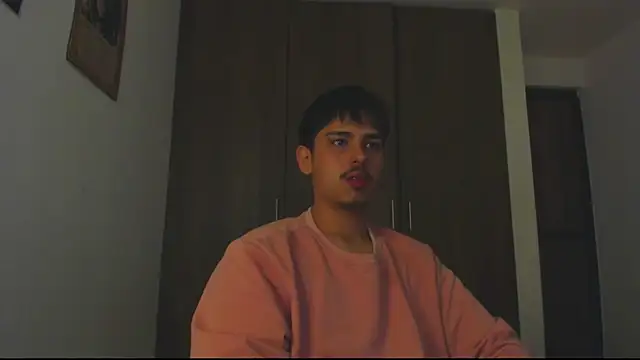 Snapshot of Maximo_Miller chatting on December 3, 2025, 4:31 am Maximo Miller online show from December 3, 2025, 4:31 am