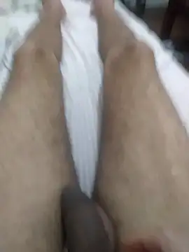 GuilhermeYuree online show from September 24, 2025, 7:12 am