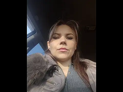 YOURLIKAA online show from December 3, 2025, 4:42 am