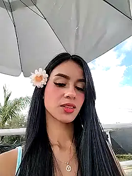 Juliana Xander online show from October 24, 2025, 2:13 pm