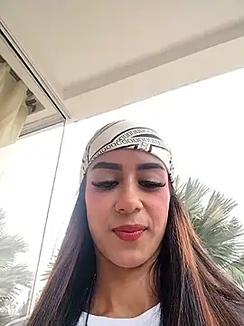 Juliana Xander online show from November 15, 2025, 2:13 pm