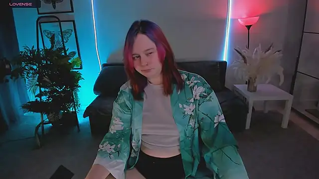 lunaalli online show from February 2, 2026, 8:29 pm