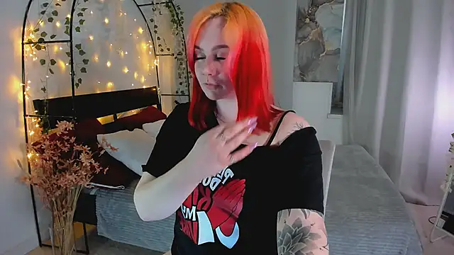 lunaalli online show from April 14, 2026, 1:50 pm