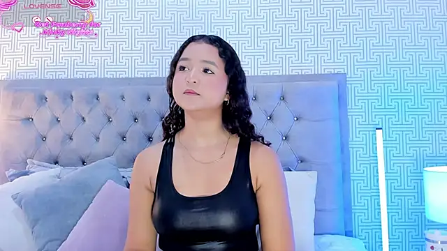 Evaa Lunna  online show from November 29, 2025, 7:06 pm