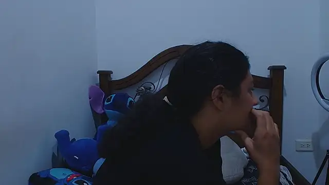 Aria Arthur online show from October 6, 2025, 11:18 am