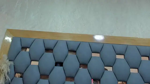 juliette pretty  online show from December 5, 2025, 5:53 pm