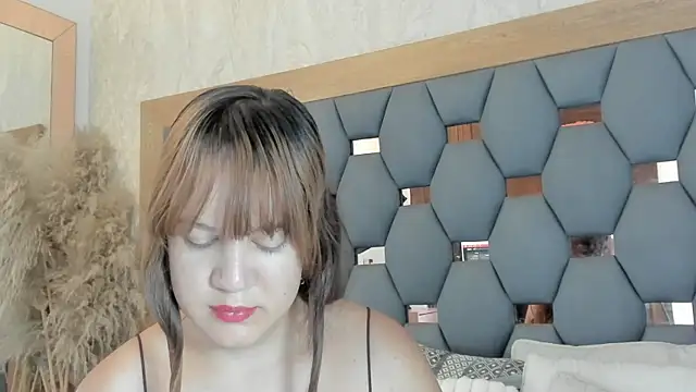 juliette pretty  online show from March 30, 2026, 7:15 pm