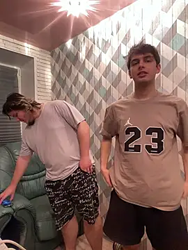 Snapshot of elliot_scott chatting on November 24, 2025, 7:02 pm elliot scott online show from November 24, 2025, 7:02 pm