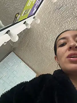 SALOME KORLAND online show from November 20, 2025, 3:12 pm