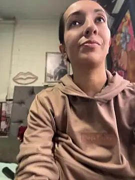 SALOME KORLAND online show from April 8, 2026, 7:36 pm