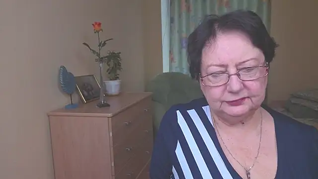 Margo Moll online show from December 21, 2025, 8:43 am