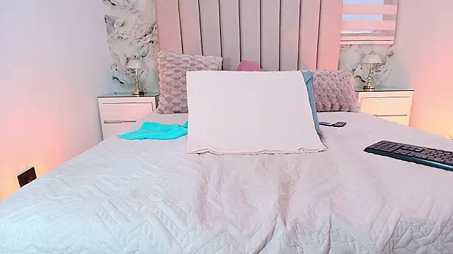 celeste moonx online show from November 18, 2025, 3:16 pm