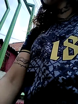 Alis 1327 online show from September 8, 2025, 11:04 pm