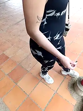 Alis 1327 online show from October 4, 2025, 6:17 pm