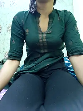 Snapshot of sneha_88 chatting on October 16, 2025, 5:30 am sneha 88 online show from October 16, 2025, 5:30 am
