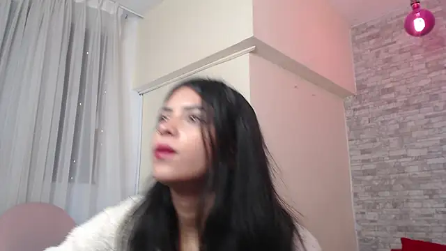 Stephany Rodriguez online show from September 12, 2025, 1:44 pm