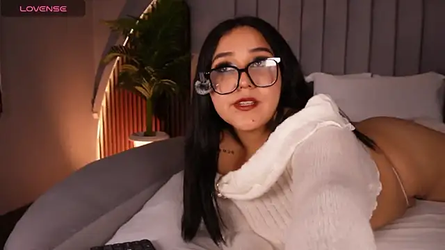 KatlynRous online show from December 22, 2025, 5:21 pm