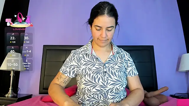 GreciaFox1 online show from May 13, 2026, 4:04 pm