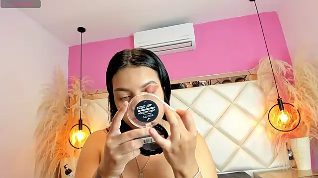 Lucianaa Collins online show from October 12, 2025, 3:44 pm