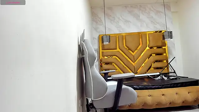 Luciifeer  online show from September 20, 2025, 6:20 pm