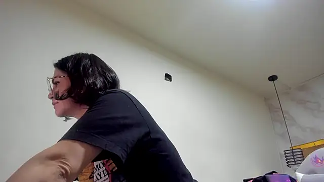 Luciifeer  online show from December 18, 2025, 3:18 pm