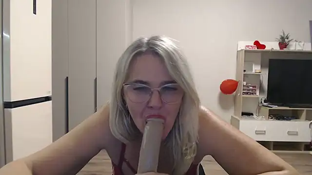 EleanoraDream online show from March 28, 2026, 6:18 pm