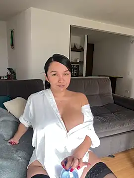 Snapshot of Nova_Gabriela chatting on November 14, 2025, 3:22 pm Nova Gabriela online show from November 14, 2025, 3:22 pm