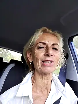 clarabell4 online show from September 25, 2025, 6:28 am