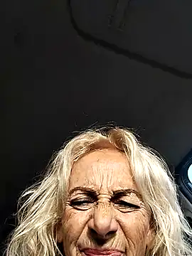 clarabell4 online show from December 3, 2025, 8:00 am