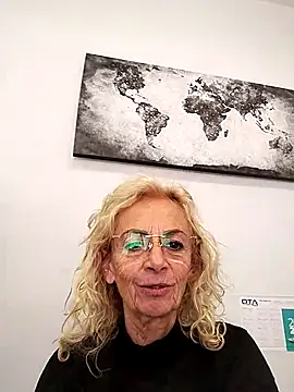 Snapshot of clarabell4 chatting on April 23, 2026, 12:29 pm clarabell4 online show from April 23, 2026, 12:29 pm