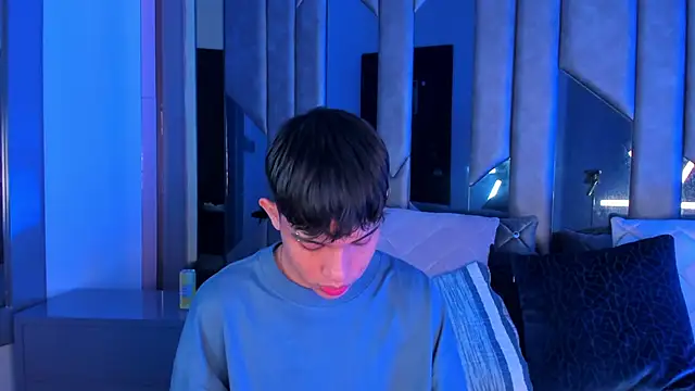 Sebax Young online show from September 8, 2025, 8:41 pm