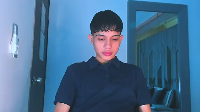 Sebax Young online show from December 21, 2025, 9:33 pm