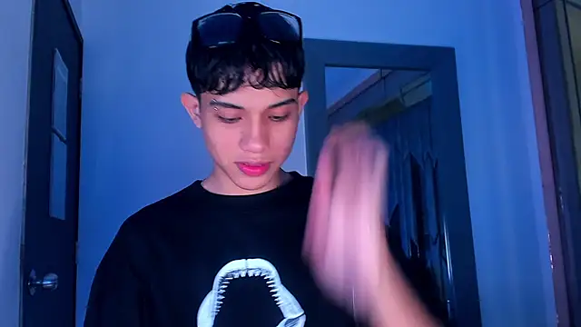 Sebax Young online show from February 17, 2026, 8:04 pm