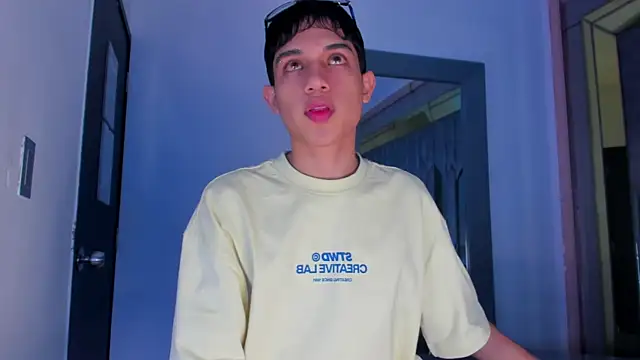 Snapshot of Sebax_Young chatting on May 20, 2026, 9:10 pm Sebax Young online show from May 20, 2026, 9:10 pm
