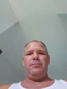 cubanitofeliz40 online show from June 21, 2026, 8:11 pm