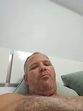 cubanitofeliz40 online show from July 13, 2026, 8:44 pm