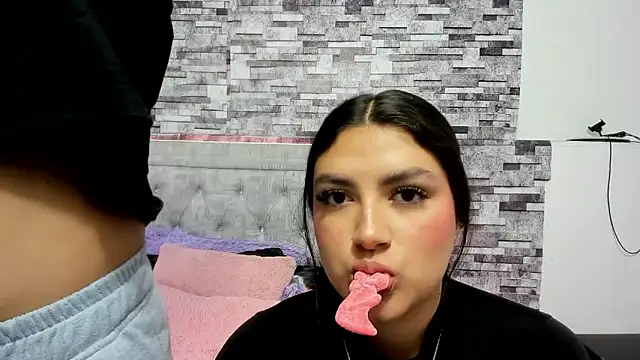 nicolexxaleja online show from December 19, 2025, 7:21 pm