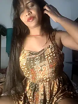 cute radhikaa online show from October 15, 2025, 12:16 pm