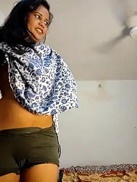 Snapshot of cute_radhikaa chatting on April 5, 2026, 9:17 am cute radhikaa online show from April 5, 2026, 9:17 am