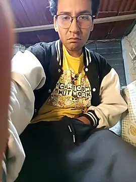 LecheDeSoya666 online show from November 7, 2025, 1:16 am