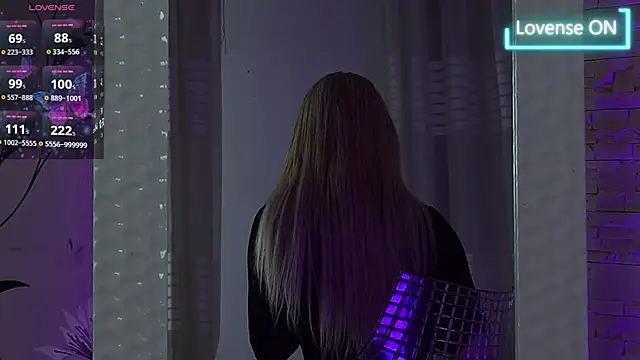 LucyLextonX online show from September 29, 2025, 4:28 am