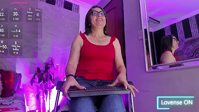 Snapshot of Agatha_Pleasure chatting on September 12, 2025, 11:54 am Agatha Pleasure online show from September 12, 2025, 11:54 am