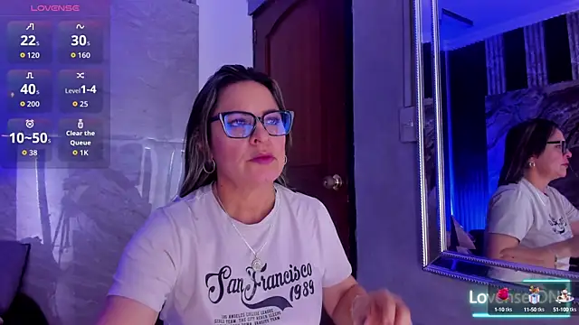 Snapshot of Agatha_Pleasure chatting on October 8, 2025, 11:30 am Agatha Pleasure online show from October 8, 2025, 11:30 am