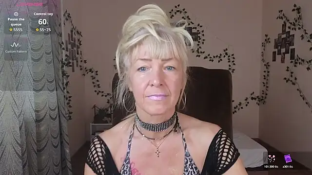 Snapshot of Laura_Gol chatting on November 11, 2025, 6:02 am Laura Gol online show from November 11, 2025, 6:02 am